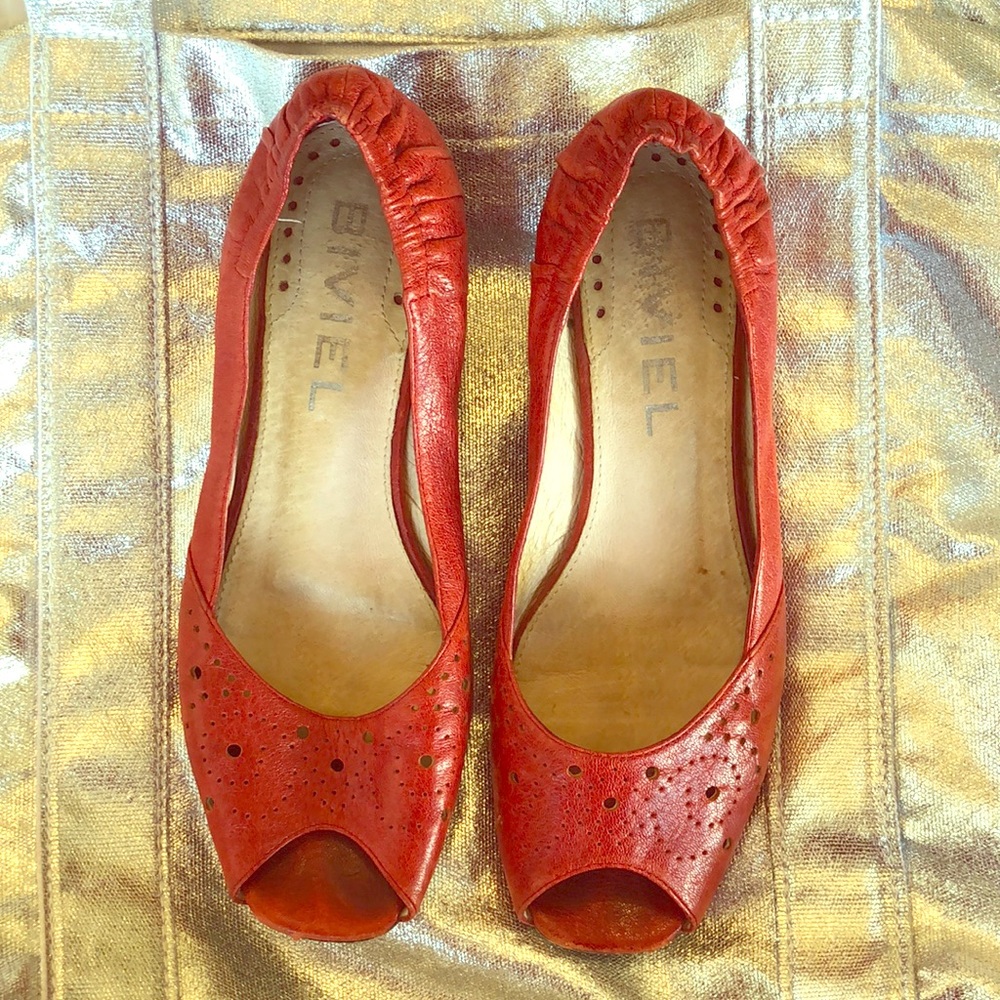 Biviel red kitten heel